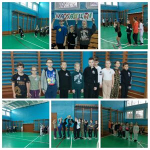 Сегодня между учащимися 3 «Б» и 3 «В» классов в спортивном зале школы прошла спортландия «Быстрые, ловкие, меткие»