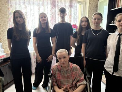 В преддверии празднования 81-й годовщины Великой Победы учащиеся 7 «Г» класса нашей школы посетили Буданову Надежду Андреевну